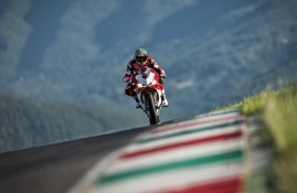 半岛体育全站-萨拉赫手感滚烫，带领川崎前锋惊险取胜，赛后一句话霸气侧漏